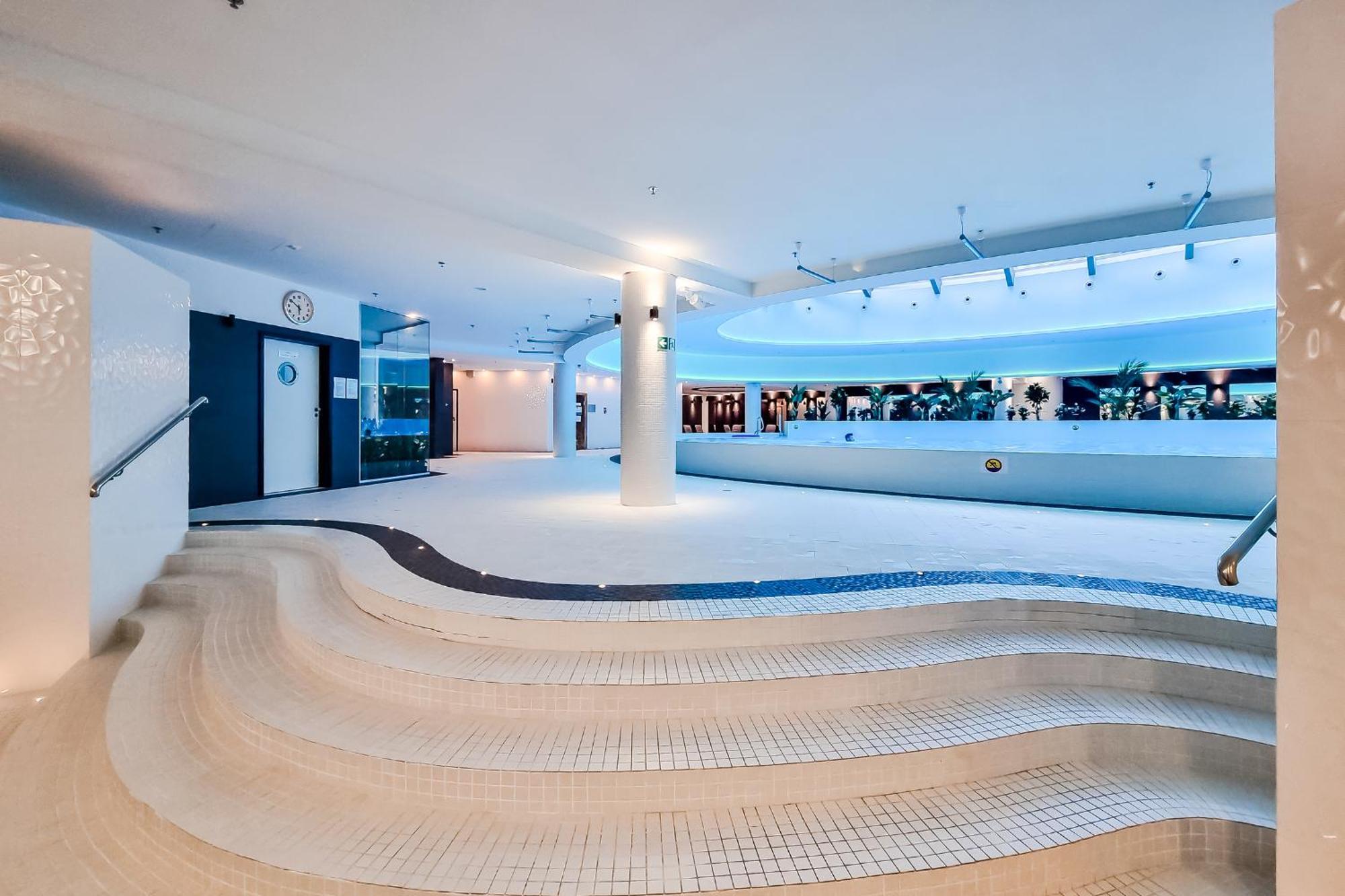 Hanza Tower Apartment No. 524 - Swimming Pool, Jacuzzi, Balcony Stettin Eksteriør billede